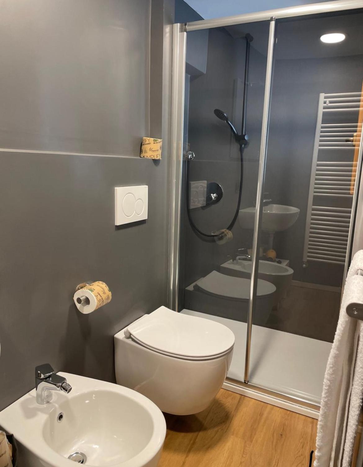 Rewind Hotell Temù Exteriör bild
