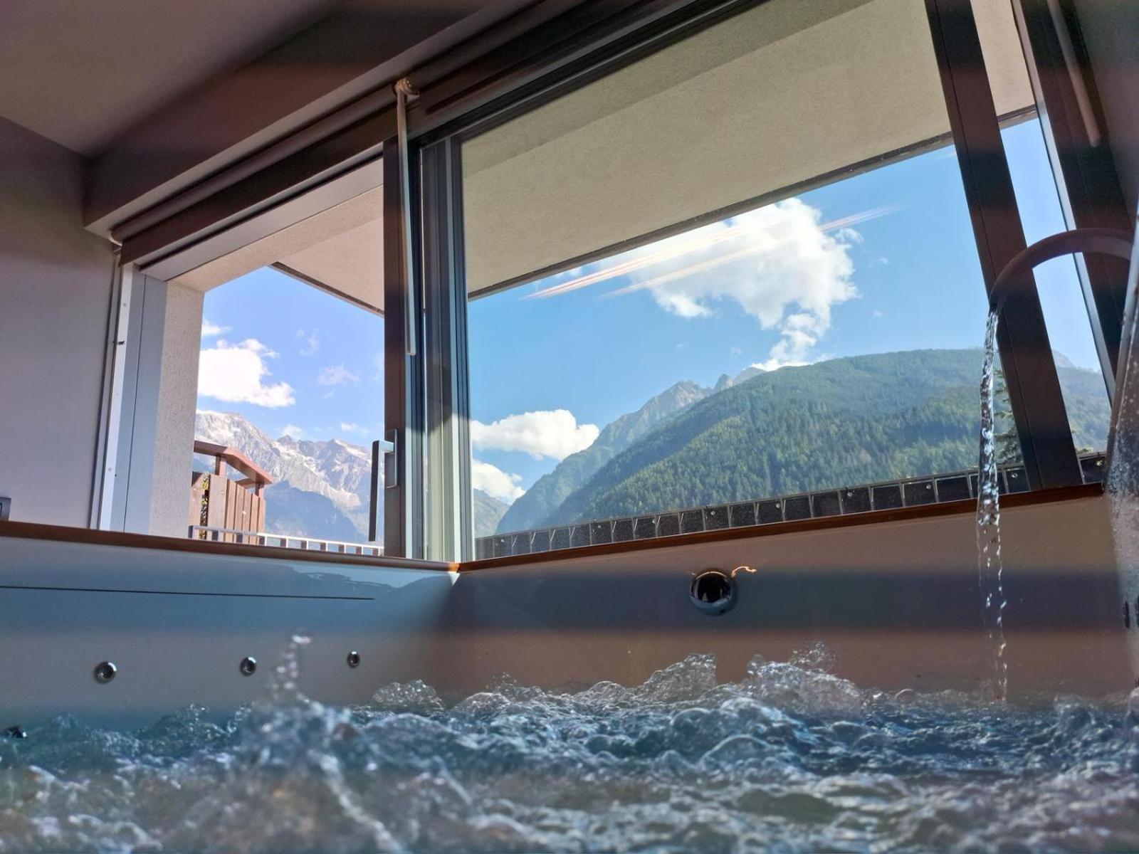 Rewind Hotell Temù Exteriör bild